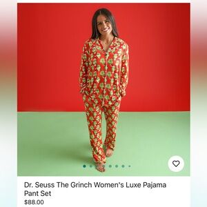 Dr. Seuss The Grinch Women’s Luxe Pajama Set
